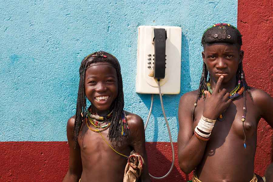  Girls from the Muhacaona ( Mucawana) tribe   Angola